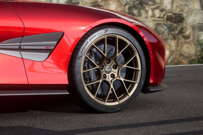 Aston-martin Vanquish thumbnail 3