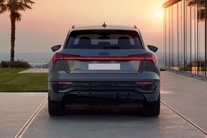 Audi Q8 e-tron thumbnail 6