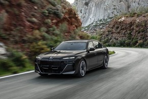 BMW 7 Series thumbnail 6