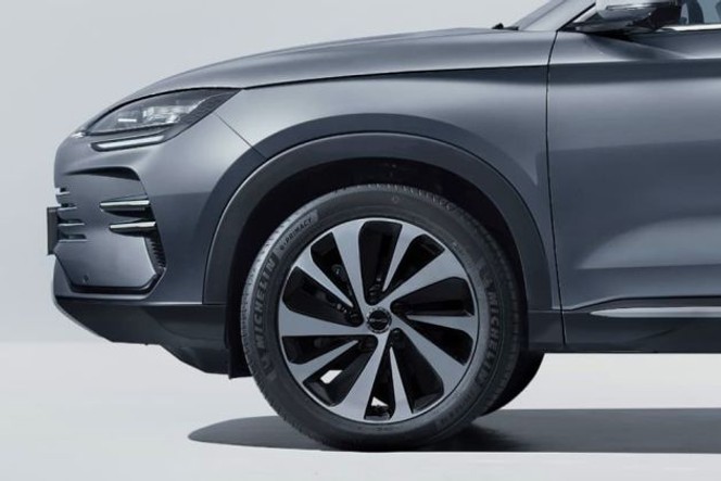 BYD Sealion 6 thumbnail 3