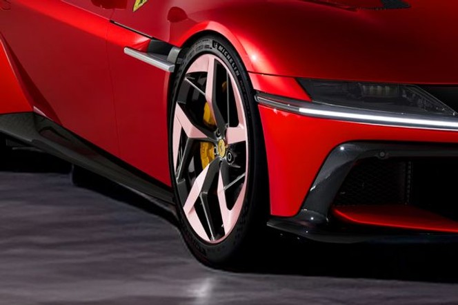 Ferrari 12Cilindri thumbnail 3