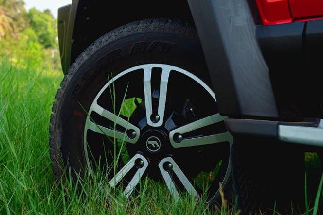 Force Gurkha 5 Door thumbnail 3