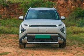 Kia Carens Clavis EV thumbnail 5