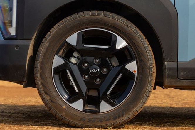 Kia Syros thumbnail 3