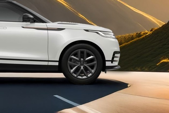 Land-rover Range-rover-velar thumbnail 3
