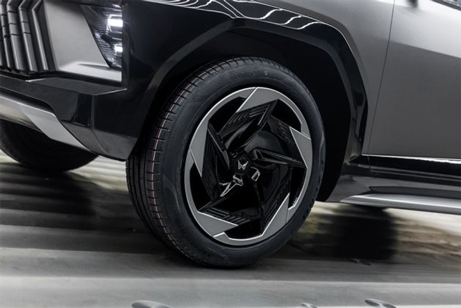 Mahindra Vision X thumbnail 3