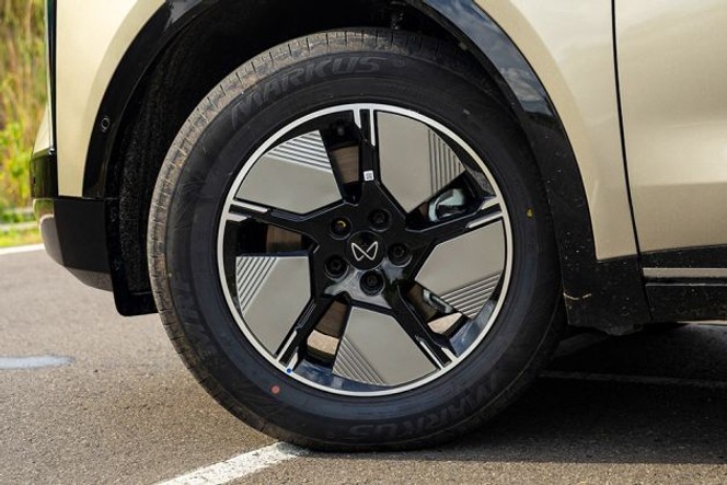 Mahindra XEV 9S thumbnail 3