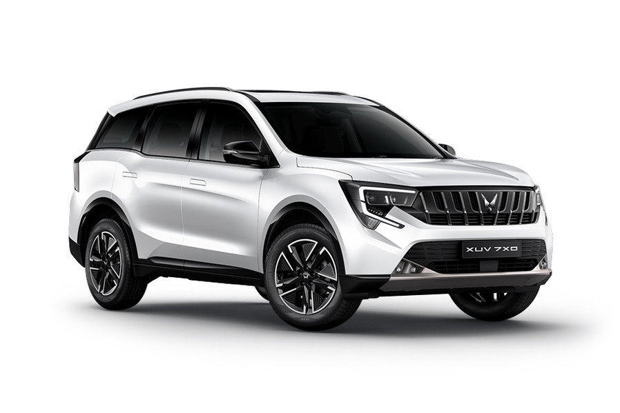 Mahindra XUV 7XO in Everest White