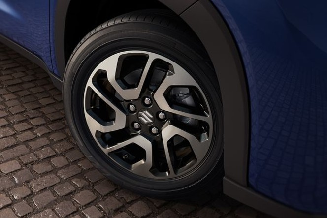 Maruti Invicto thumbnail 3