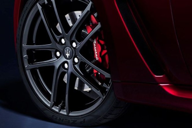 Maserati GranTurismo thumbnail 3