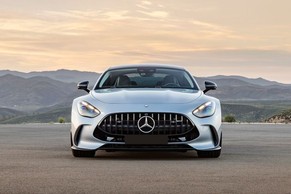 Mercedes-Benz AMG GT Coupe thumbnail 5