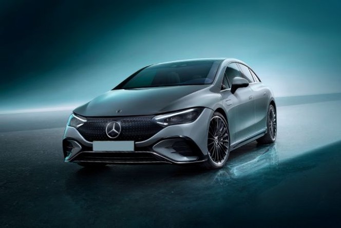 Mercedes-Benz EQE Sedan thumbnail 2