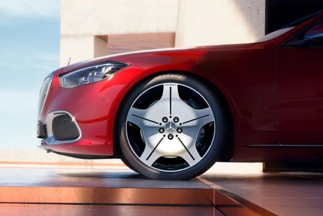 Mercedes-Benz Maybach S-Class thumbnail 3