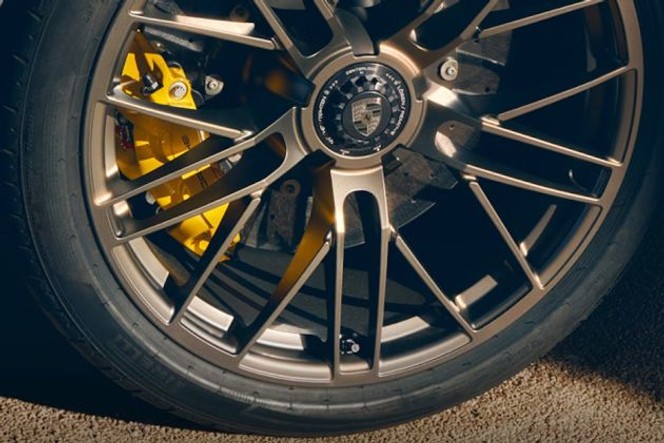 Porsche 911 thumbnail 3