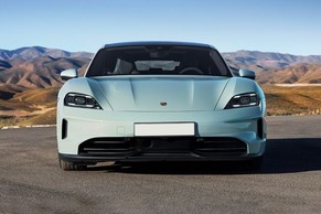 Porsche Taycan thumbnail 5