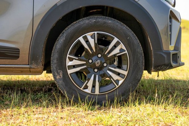 Renault Triber thumbnail 3