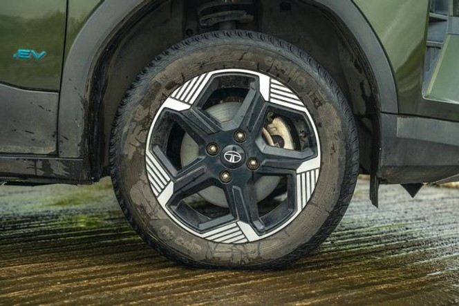 Tata Punch EV thumbnail 3