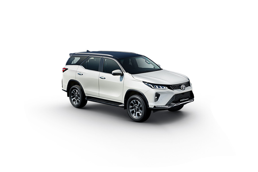 Toyota Fortuner Legender in Platinum White Pearl With Black Roof