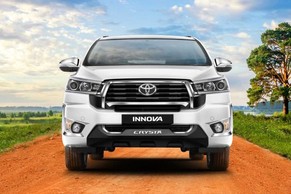 Toyota Innova Crysta thumbnail 5