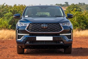 Toyota Innova Hycross thumbnail 5