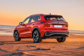 Volkswagen Tiguan R-Line thumbnail 4