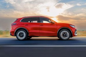 Volkswagen Tiguan R-Line thumbnail 5